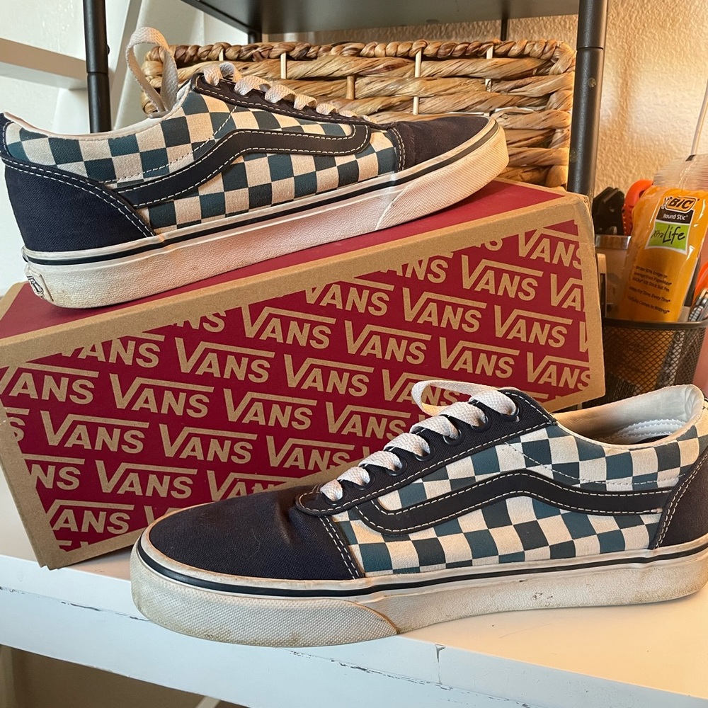 Vans Men checkered Navy Sneakers